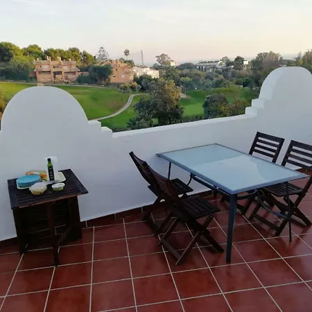 Sunny And Spacious With Own Entrance To Pool Dom wakacyjny