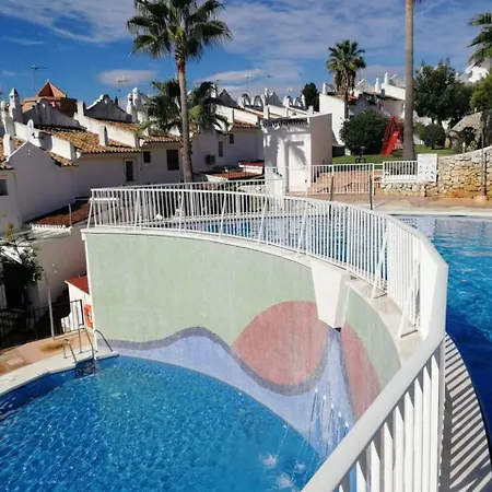 Dom wakacyjny Sunny And Spacious With Own Entrance To Pool Marbella